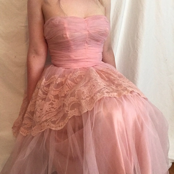 Beautiful vintage pink 1950s cupcake style dress - Picture 3 of 4